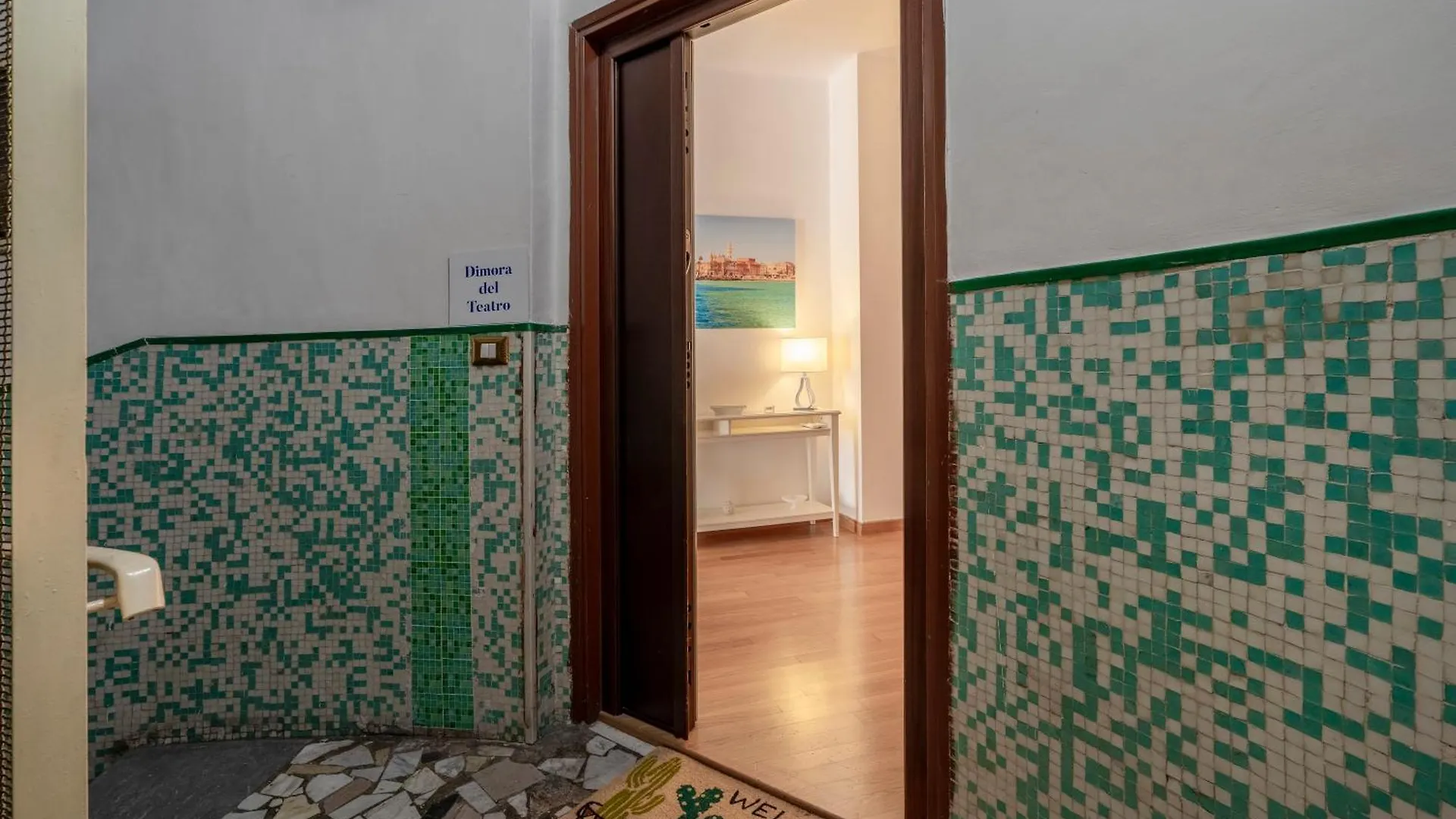 Dimora Del Teatro Sightly Apartment Μπάρι