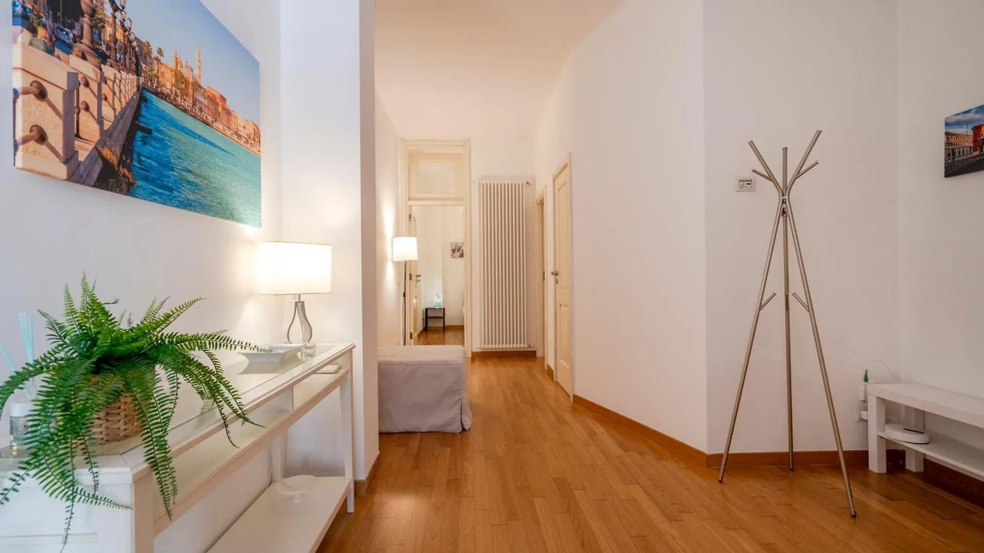 Dimora Del Teatro Sightly Apartment Μπάρι 0*,  Ιταλία