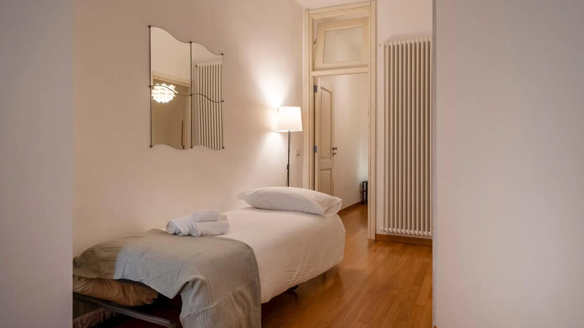 Dimora Del Teatro Sightly Apartment Μπάρι