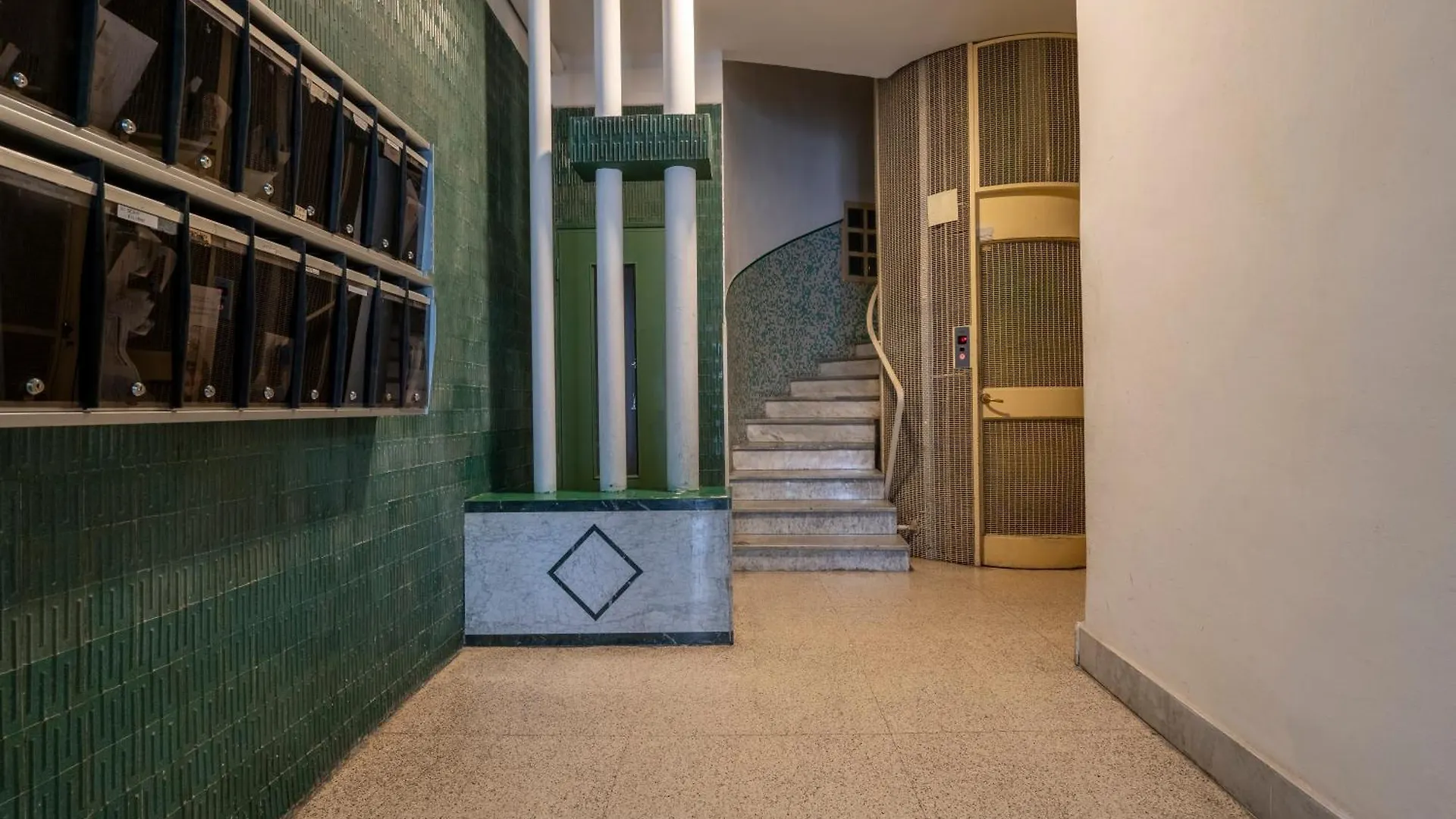 Dimora Del Teatro Sightly Apartment Μπάρι