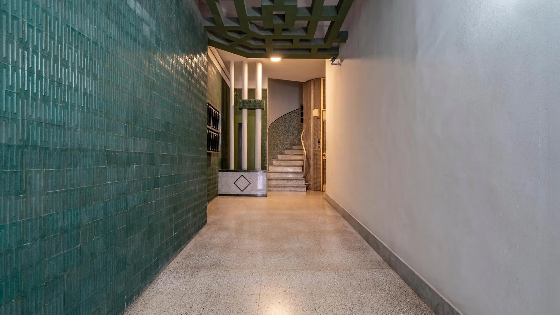 Dimora Del Teatro Sightly Apartment Μπάρι